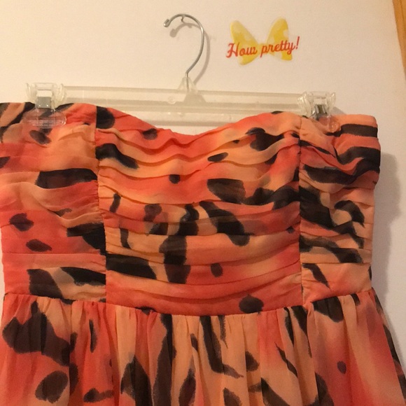 Vibrant Dress for A Party Animal! - Picture 2 of 4